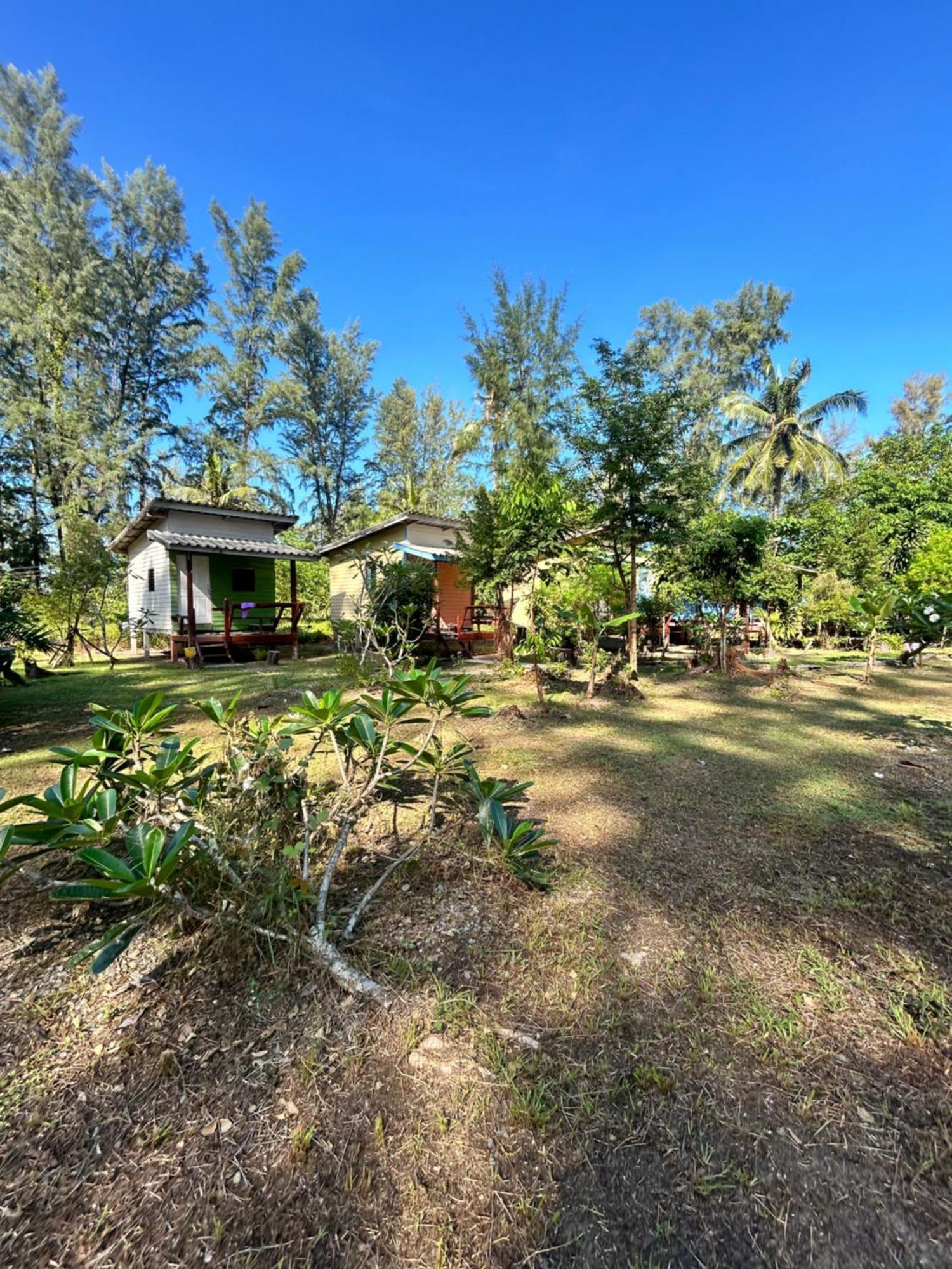 Neverland Beach Village Bungalows Ko Lanta Exterior foto